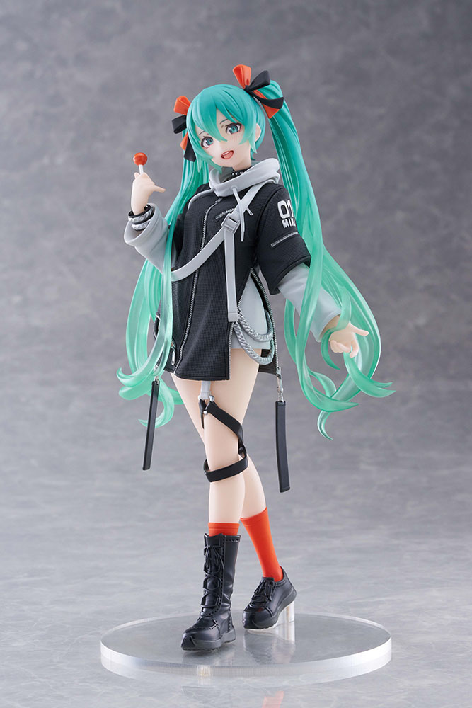 Hatsune Miku Figure - Fashion (PUNK Ver.) | Ultra Tokyo Hatsune Miku Figure - Fashion (PUNK Ver.) | Ultra Tokyo